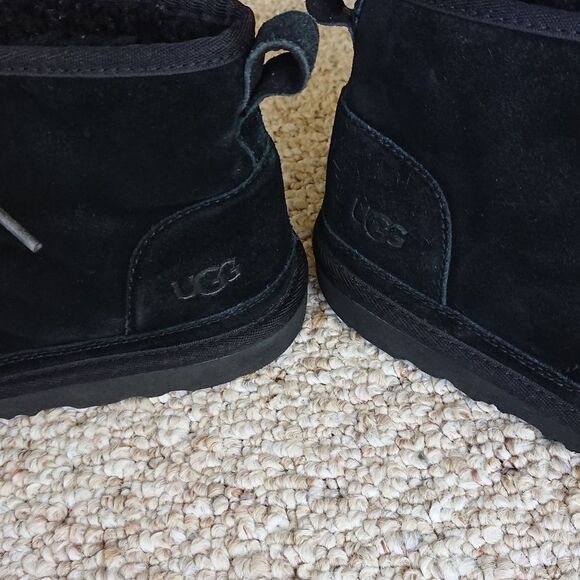 Ugg Classic Neumel Boots in black size 6 - Picture 8 of 12